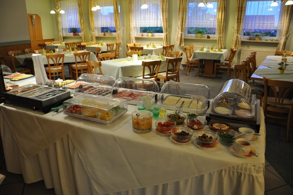 Hotel Elxleben Екстериор снимка