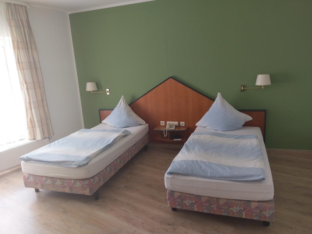 Hotel Elxleben Екстериор снимка