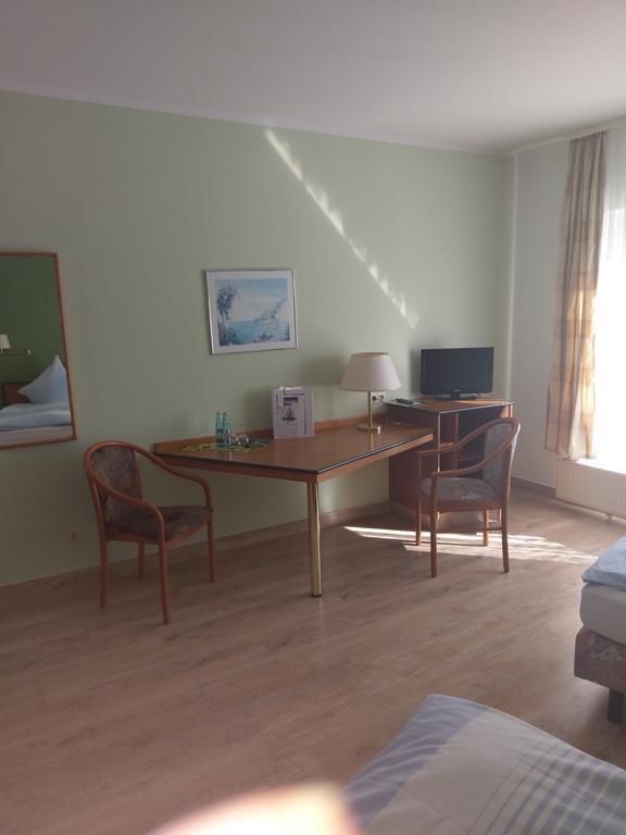 Hotel Elxleben Екстериор снимка