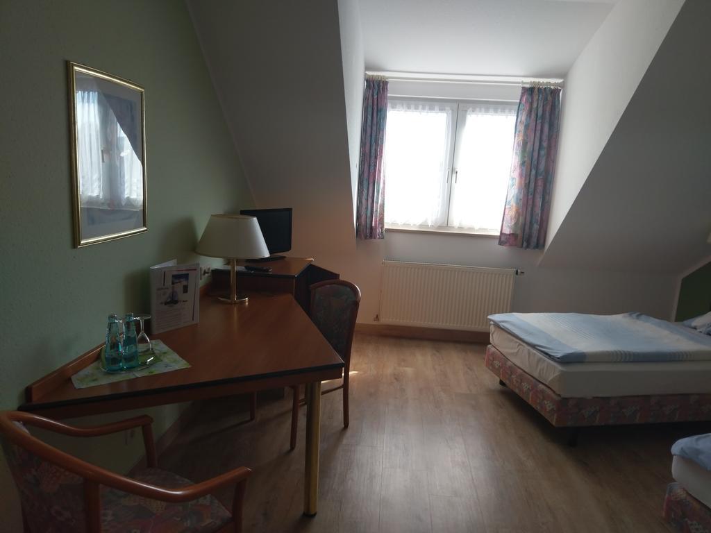 Hotel Elxleben Екстериор снимка
